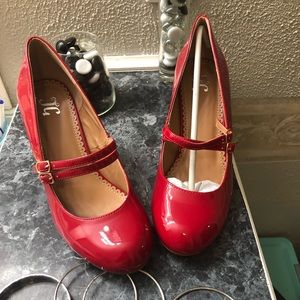 Red high heel double buckle dress shoes size 8